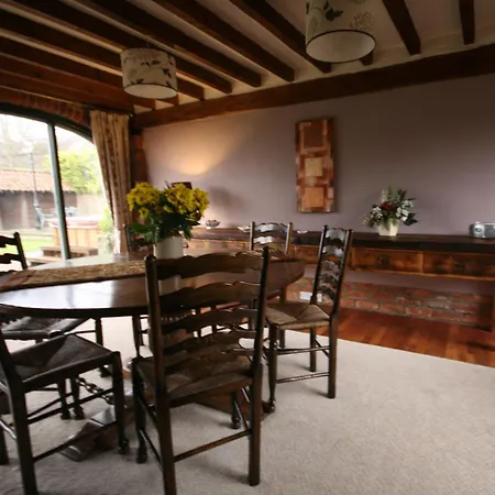 Spring Farm Barn * Grindale