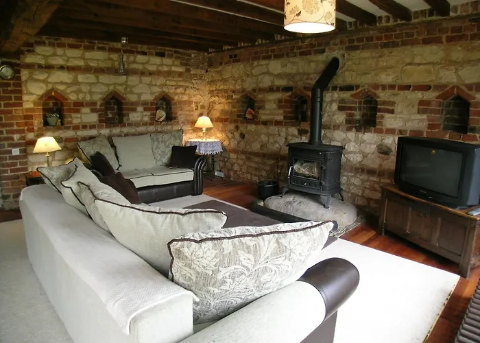 Spring Farm Barn Grindale