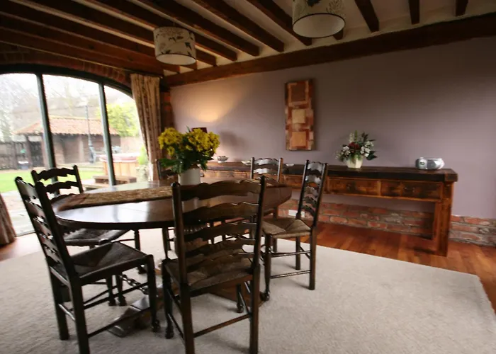 Spring Farm Barn * Grindale